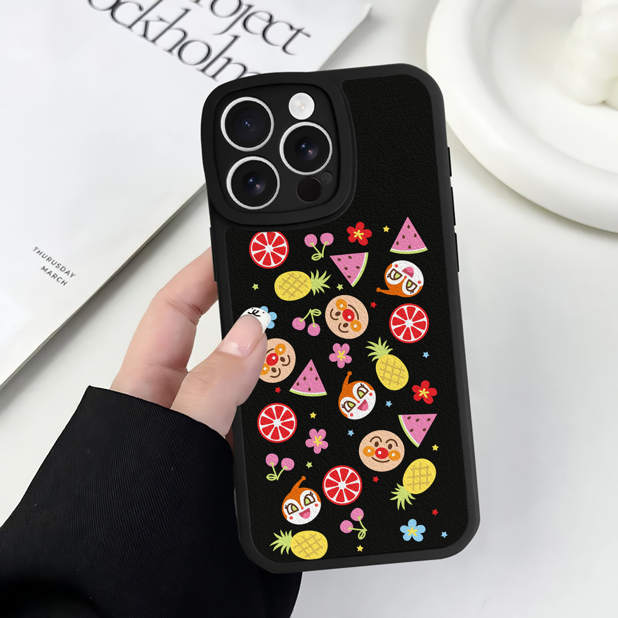 （画像用） アンパンマン Anpanman 【iPhone 16シリーズ対応】シリコンスマホケース（レザー調） 材質：シリコン